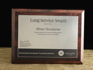 Диплом на металле "Long Service Award"